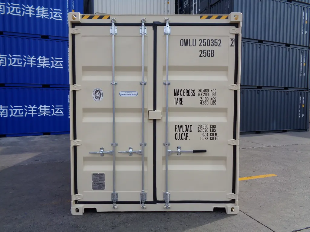 OWLU 20ʹ HC container, rear view