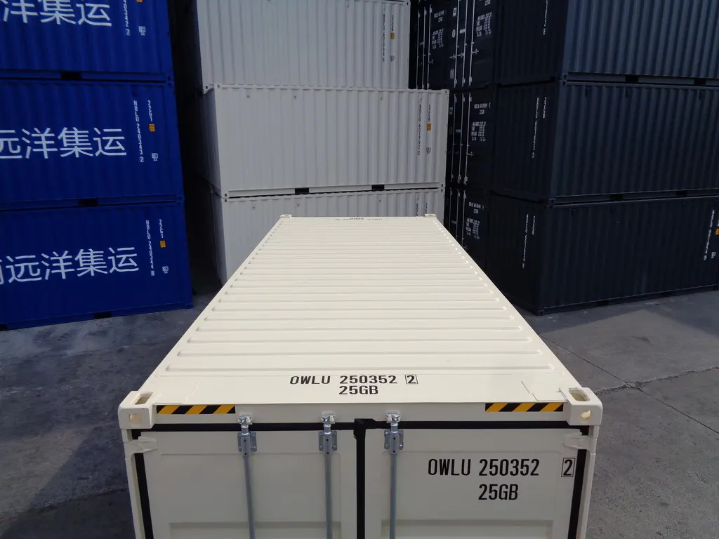 OWLU 20ʹ HC container, roof view