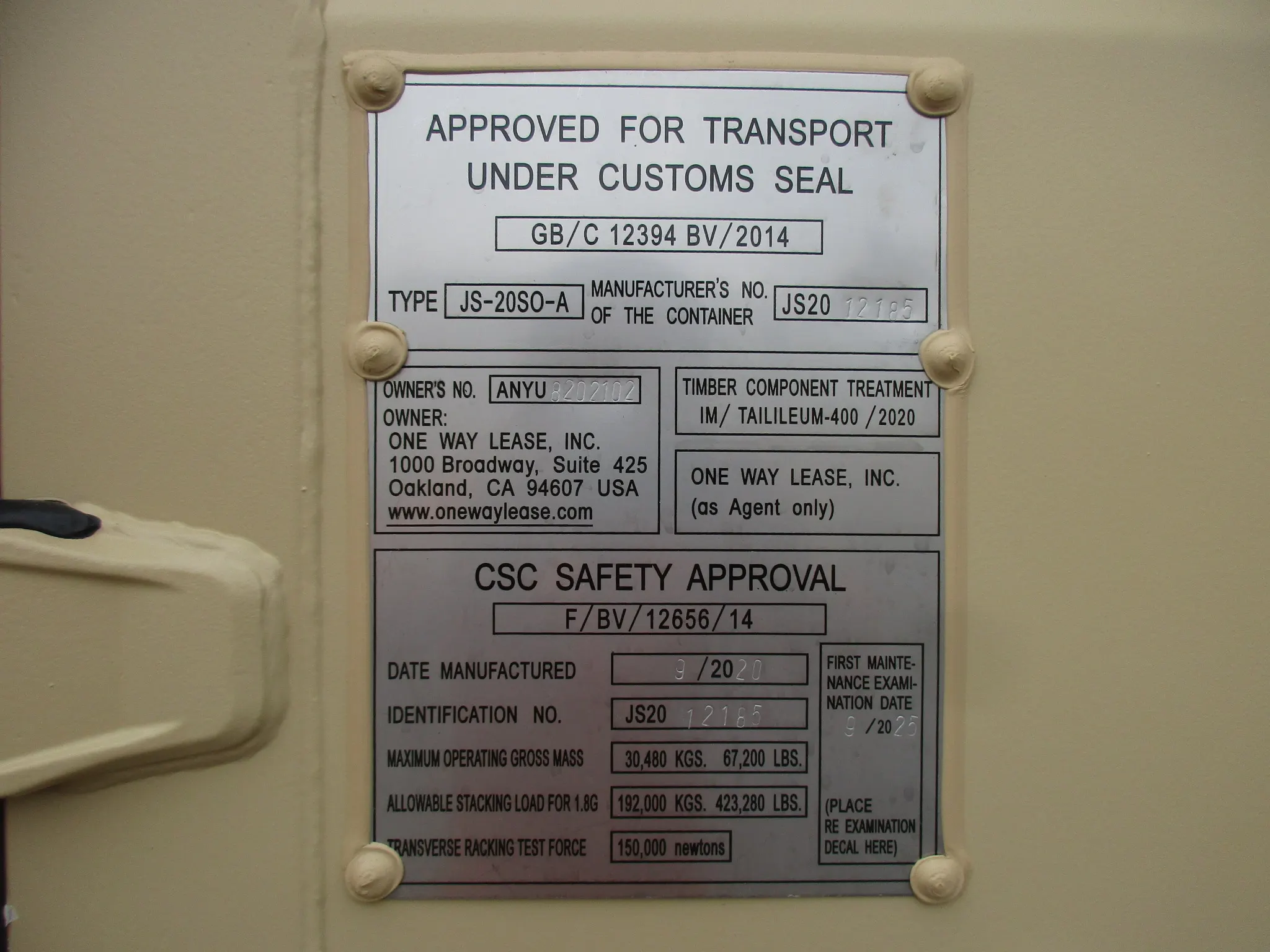 CSC safety approval plate showing the container’s owner number, manufacture date and type-approval details
