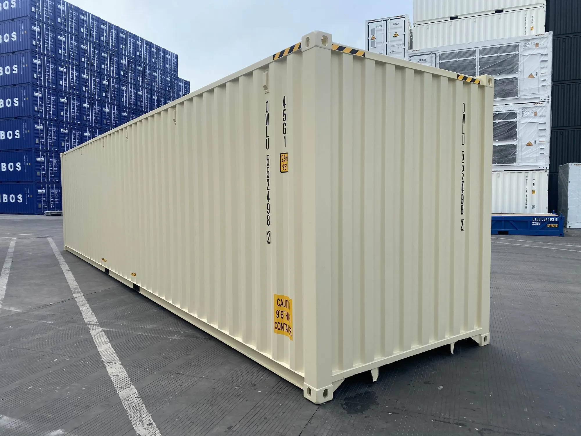 OWLU 40ʹ HC container — front right