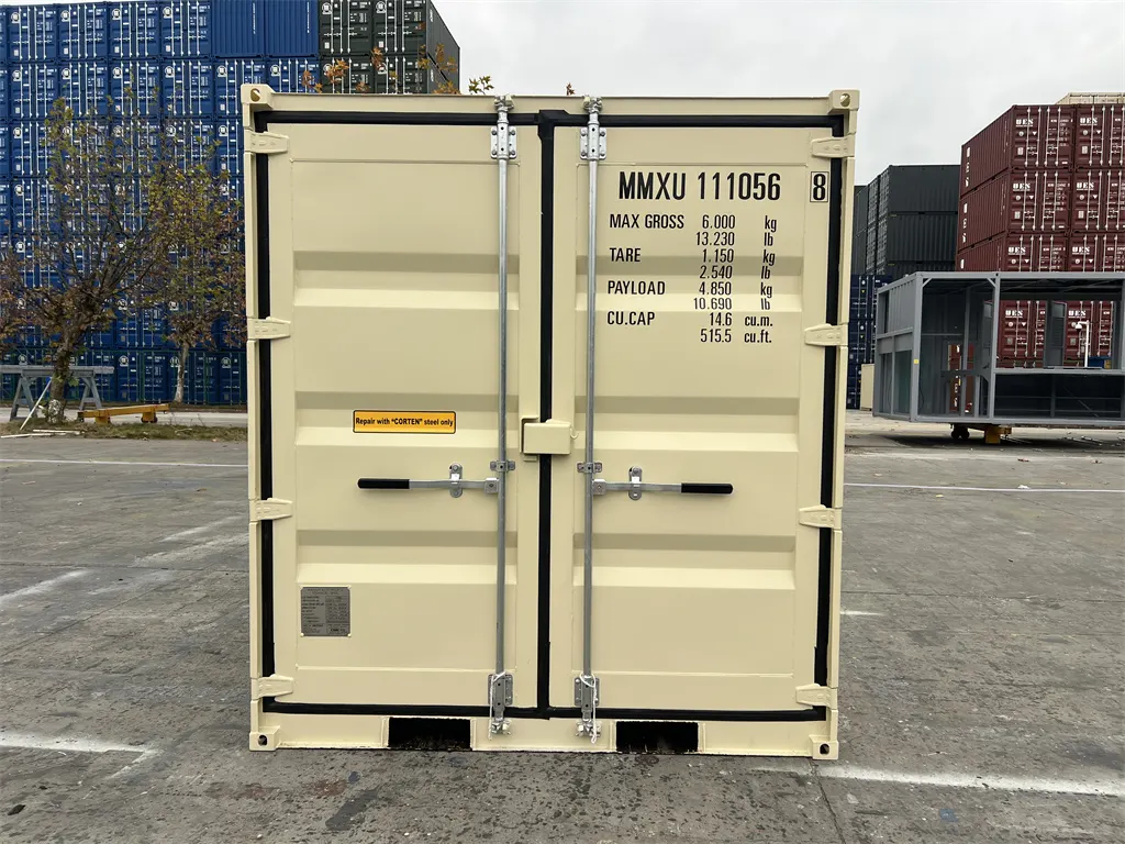 MMXU 10ʹ MiniMAX container, rear view