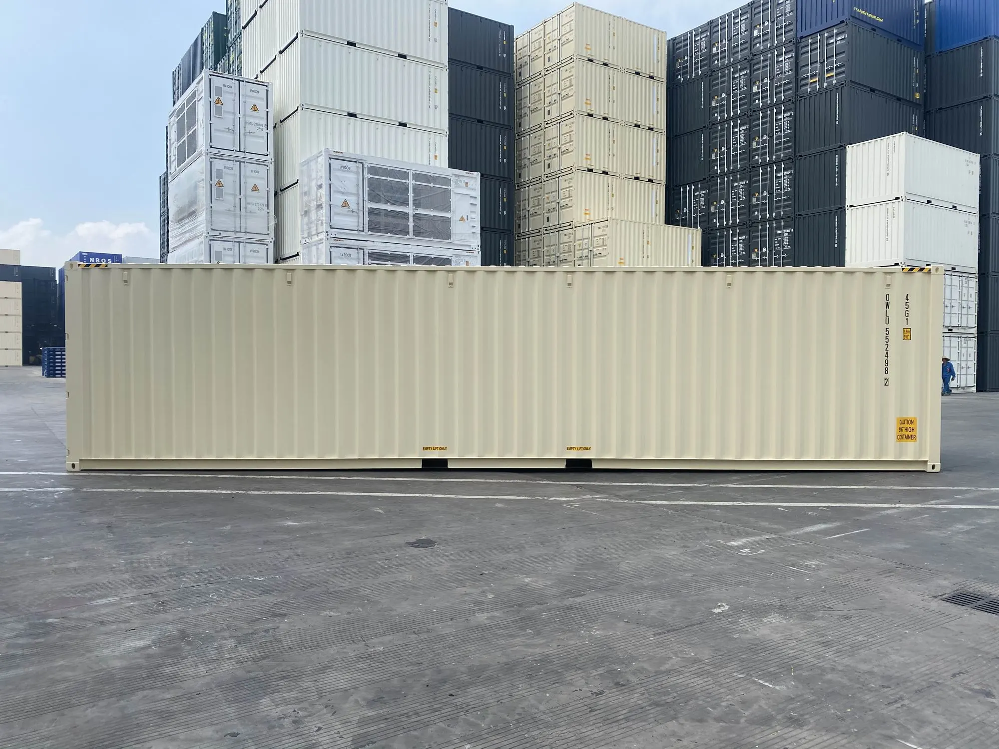 OWLU 40ʹ HC container — right side
