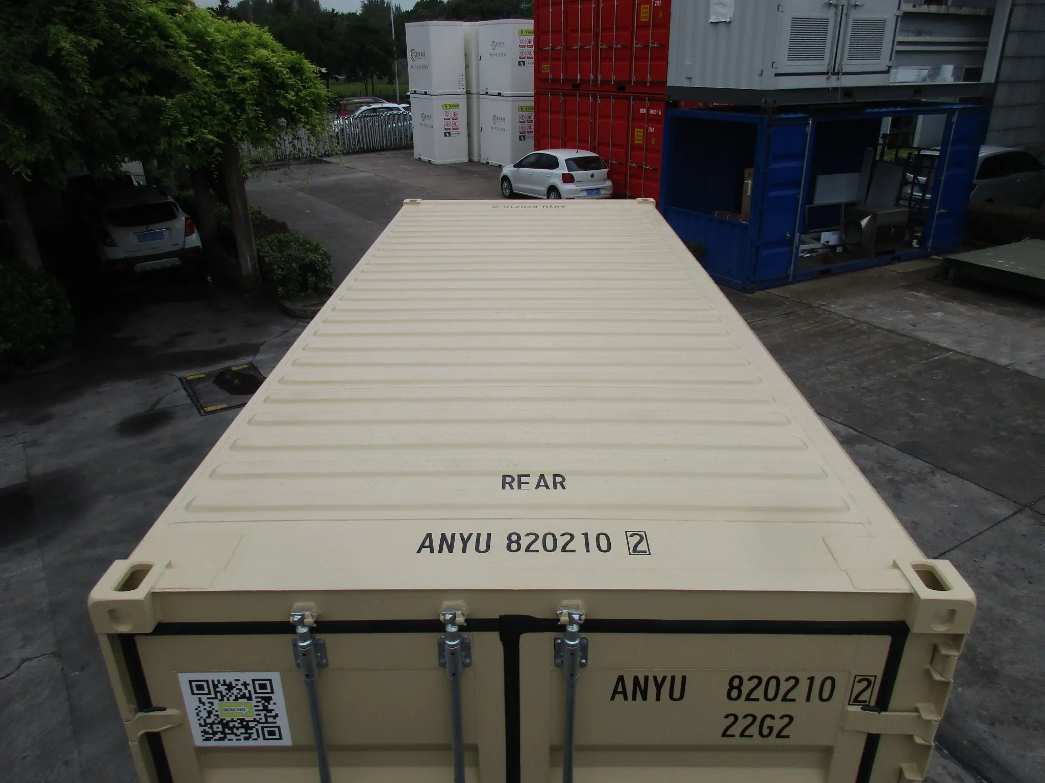 OWLU 20ʹ OS container, roof view