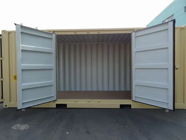 OWLU 20ʹ GP + 8ʹ side door container, cargo door open view